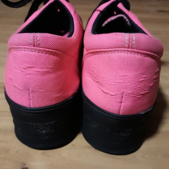 Neon pink platform shoe - Picture 2 of 5